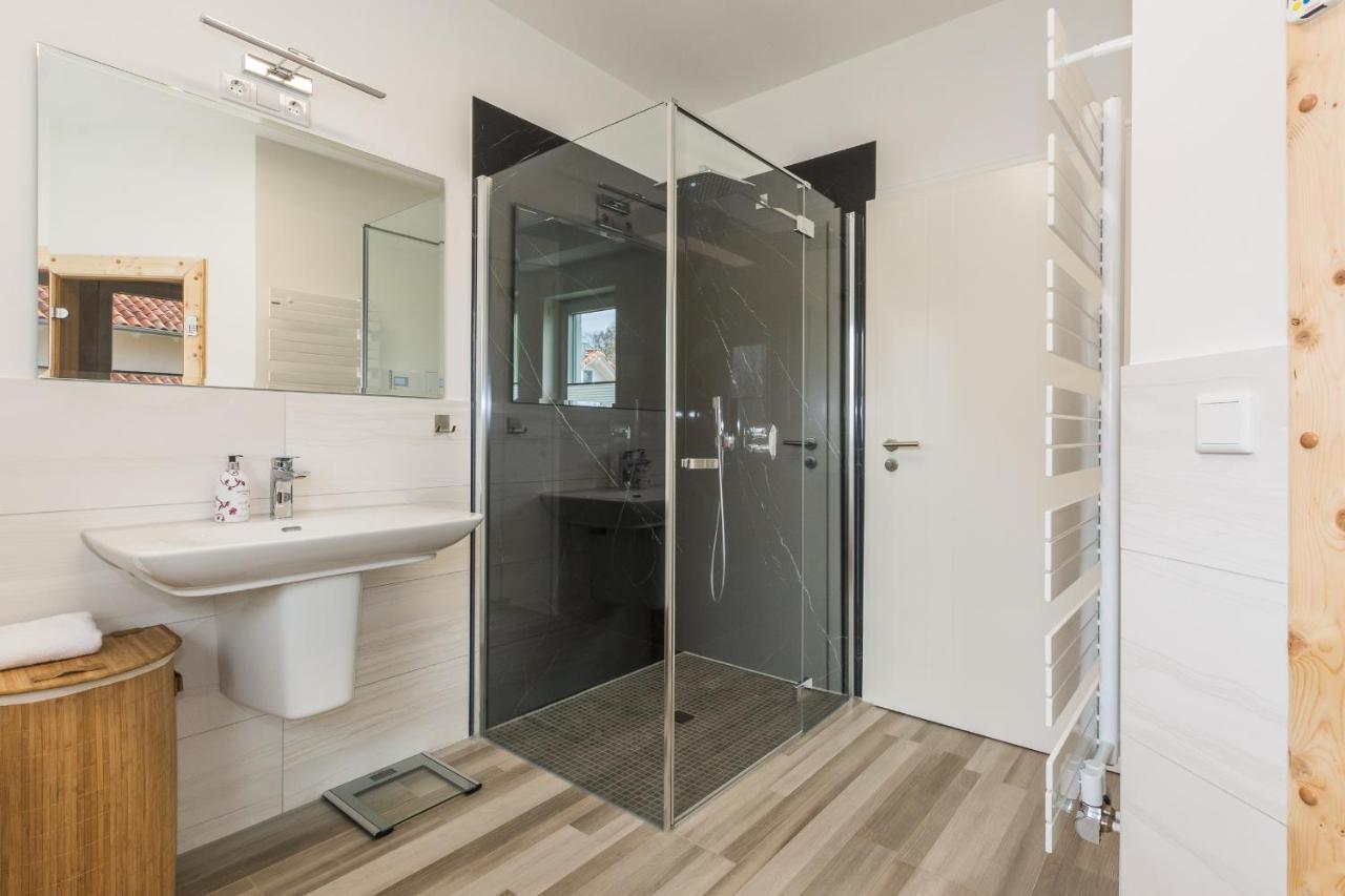 Luxus-See-Domizil Mit Sauna, Kamin Und Boot-130 Qm Fuer 6 Personen Краков ам Зее Екстериор снимка